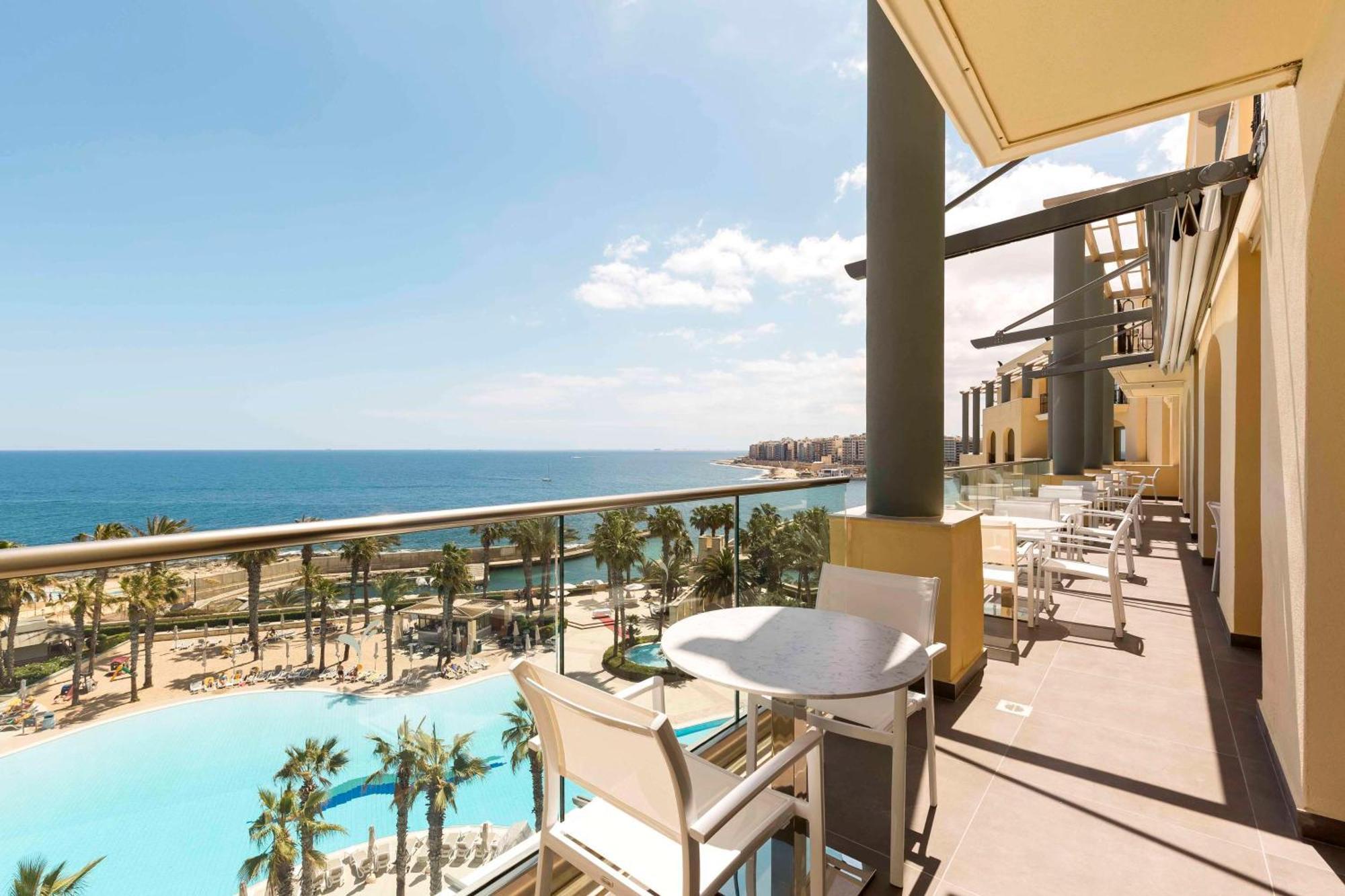 Hilton Malta Hotel Saint Julian's Екстериор снимка