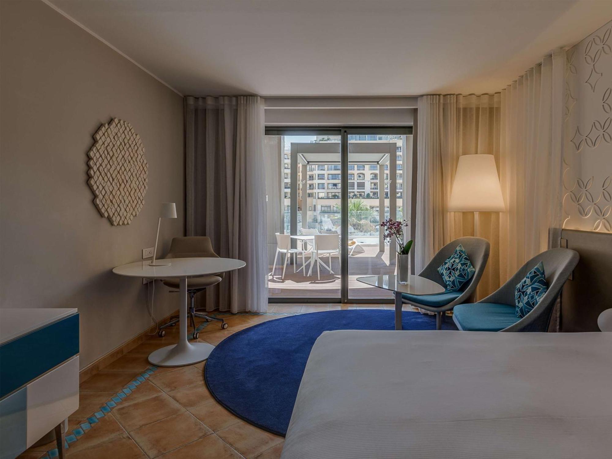 Hilton Malta Hotel Saint Julian's Екстериор снимка